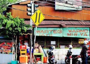 Warteg Versus Perusahaan Besar