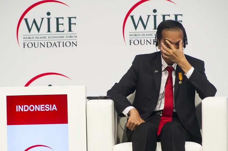 Presiden Joko Widodo menghadiri acara pembukaan World Islamic Economic Forum (WIEF) ke-12 di Jakarta Convention Center, Jakarta, Selasa (2/8). WIEF ke-12 berlangsung dari 2-4 Agustus 2016. ANTARA FOTO/Widodo S. Jusuf/aww/16.