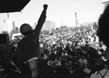 Investor Gugat Negara, Buruh Makin Sengsara