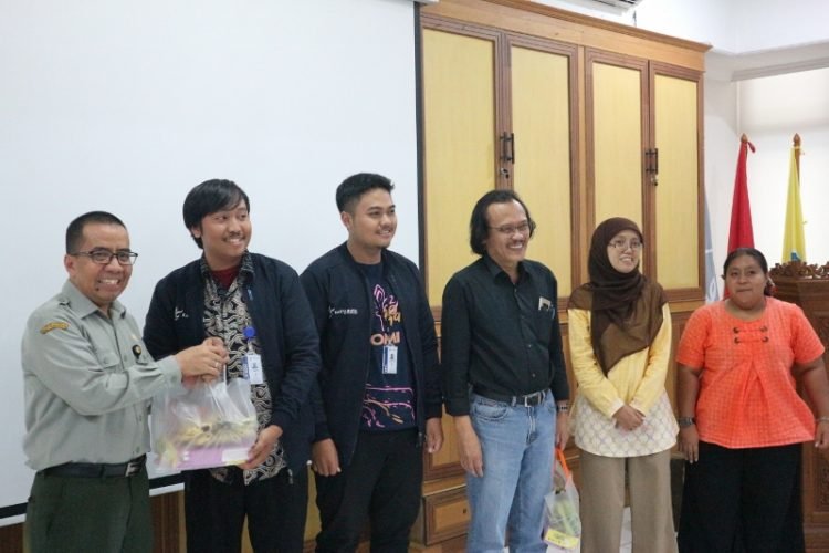 Narasumber Diskusi Perjanjian Perdagangan Bebas Dan Hak Petani atas Benih, IPB (4/7)