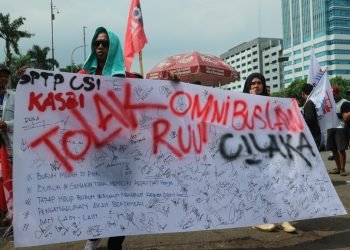 Omnibus Law: Payung Hukum Menarik Investasi atau Melegitimasi Eksploitasi?