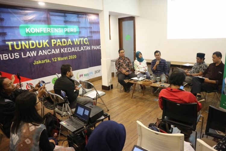 Konferensi Pers " Tunduk Pada WTO, Omnibus Law Ancam Kedaulatan Pangan", Kamis (12/3).