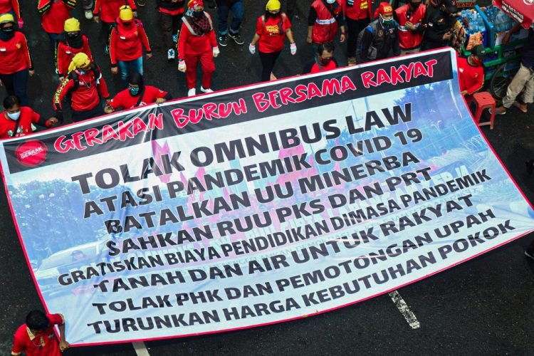 Aksi Tolak Omnibus Law depan gedung DPR RI, 16 Juli 2020. Doc. IGJ/Jrwo