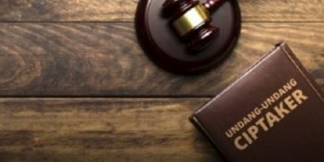 Kesimpulan Politik Komite Pembela Hak Konstitusional atas Fakta-Fakta di Persidangan Mahkamah Konstitusi: UU Ciptaker Inkonstitusion