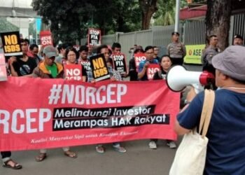 Organisasi Masyarakat Sipil mendesak pemerintah untuk tidak memasukkan hak investor mengajukan gugatan terhadap pemerintah (Investor State Dispute Settlement/ISDS) dalam perjanjian perdagangan RCEP